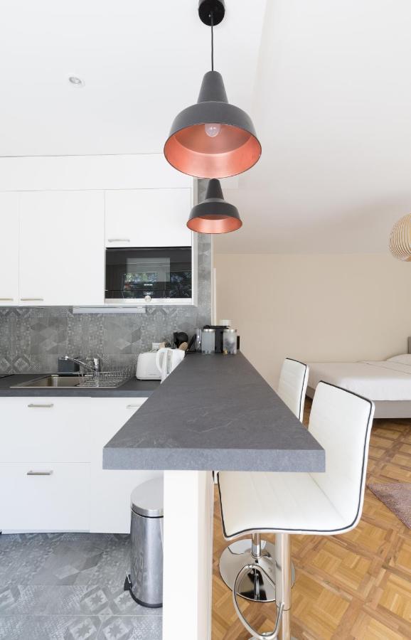 Cosy Studio Central With Parking Apartment *